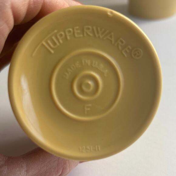 Vintage Tupperware Tumblers 6 oz. Juice Cups Harvest Gold #1251 - Picture 3 of 4